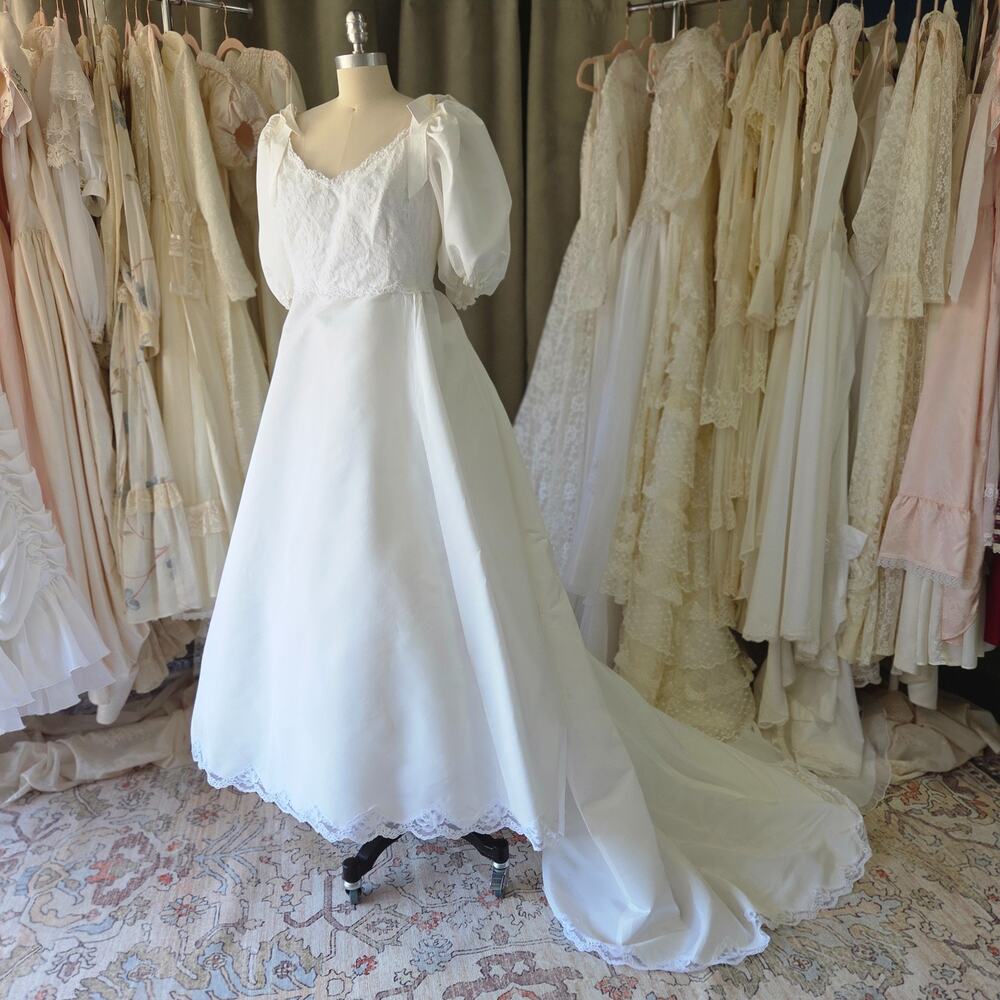 Vintage 80s Regency Style Wedding Dress Size 1X White Puff Sleeve Train Empire